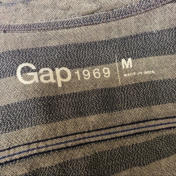 Gap 1969 classic button up. - Picture 3 of 3